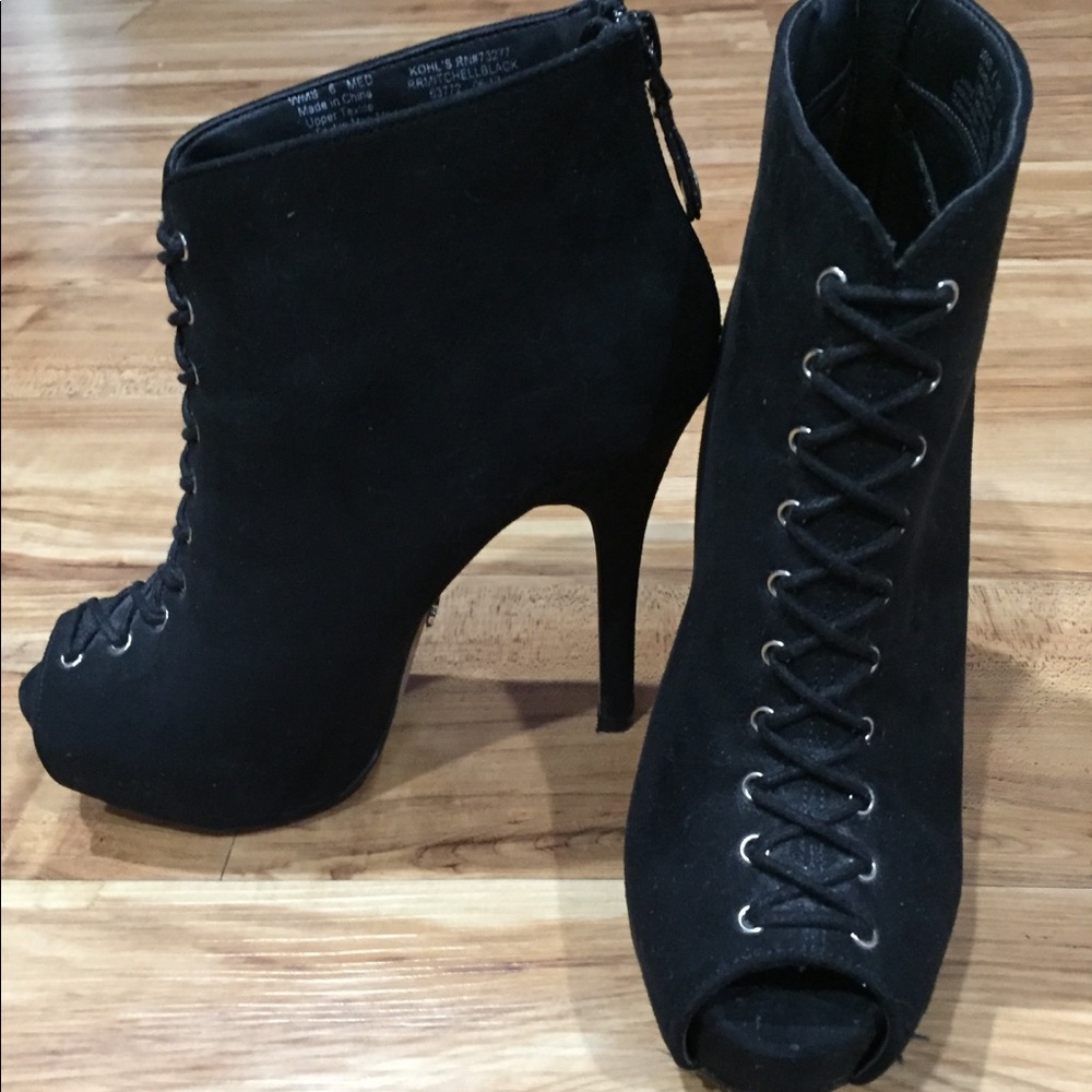 Rock & Republic Black open toe heels